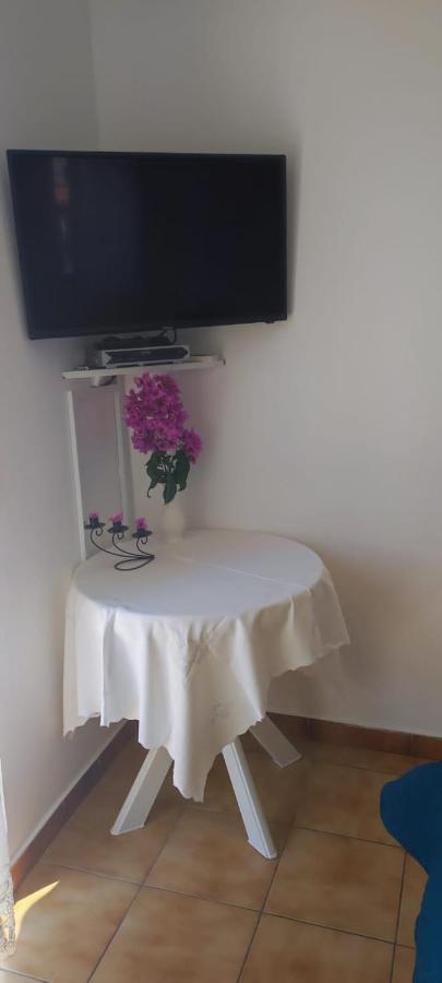 Villa Kadinela, 200M From Kamenjak, Huge Quiet Garden With Barbecue, 2 New Kitchens Premantura Extérieur photo
